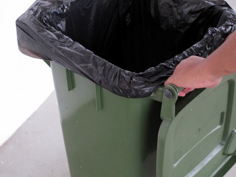 Recycling process for waste from domestic skips